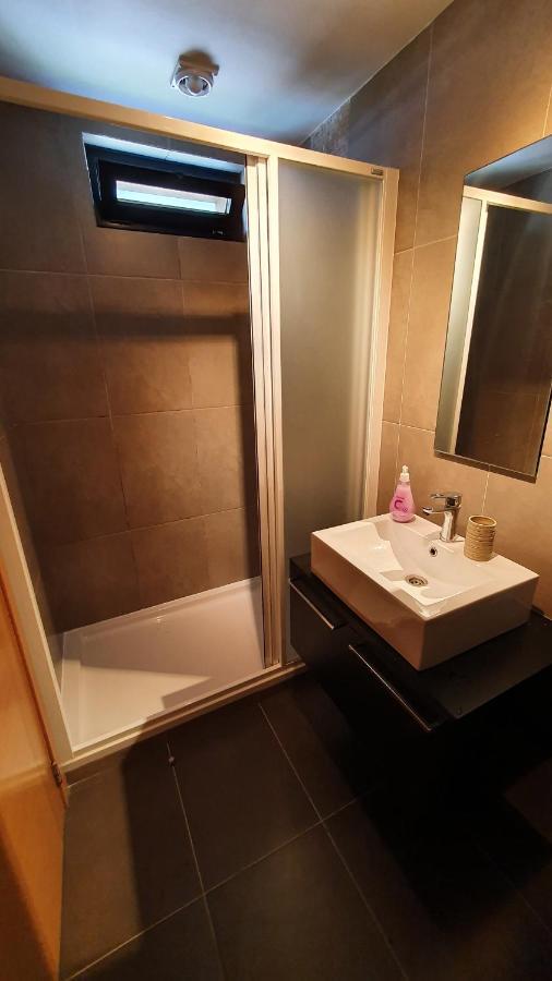 Modern 4 Double Bedroom Villa With Pool / Garden Valdovino Bagian luar foto