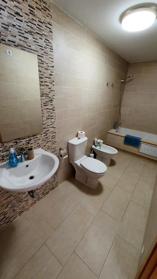 Modern 4 Double Bedroom Villa With Pool / Garden Valdovino Bagian luar foto